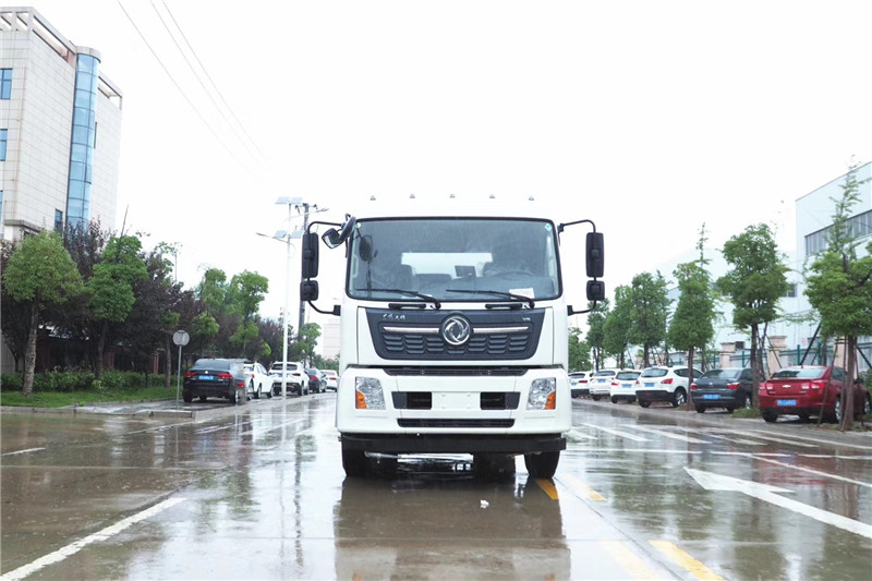 東風天龍后八輪20噸噴霧車，國六綠化噴灑車